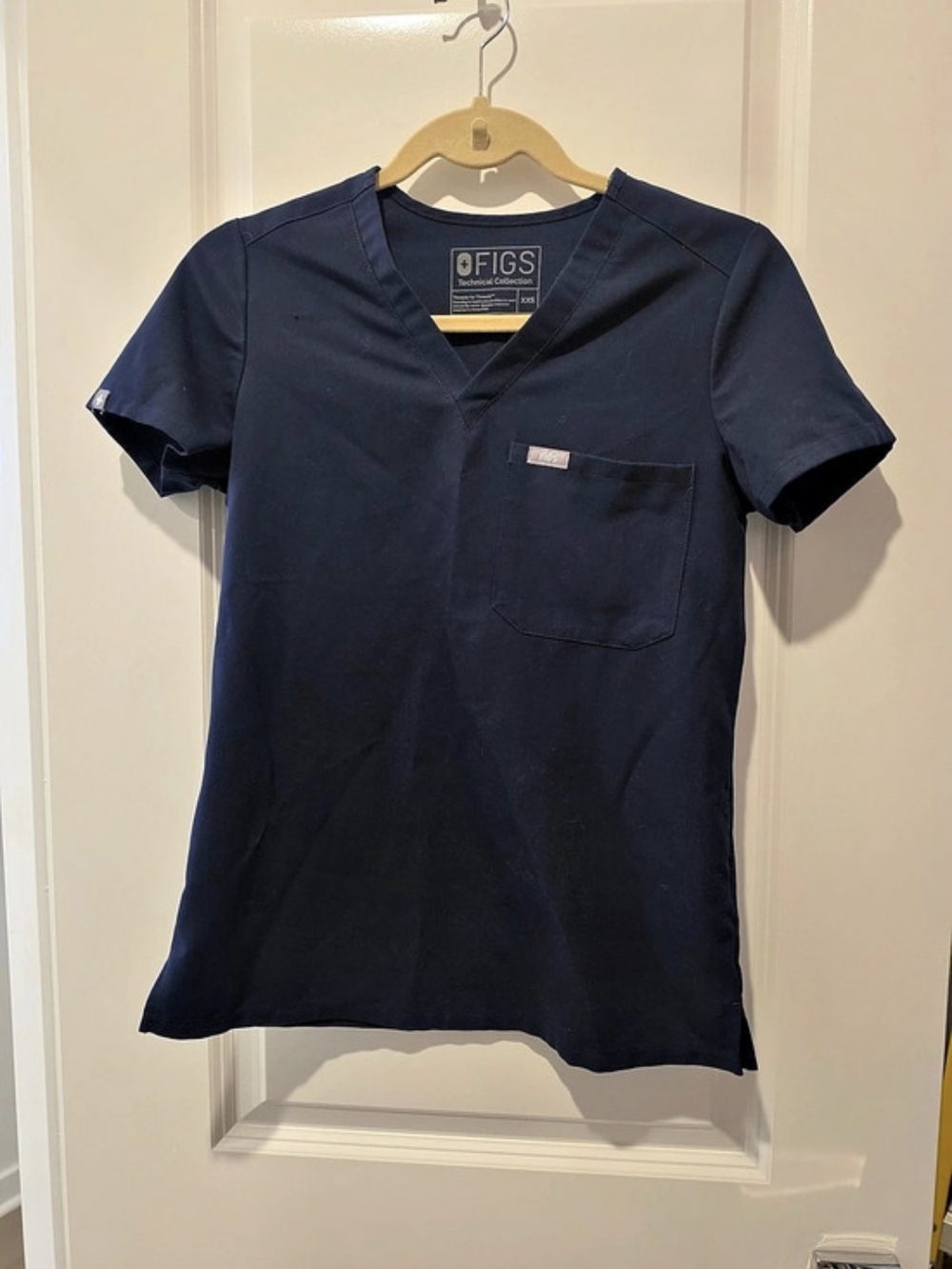FIGS Technical Collection scrub top and jogger pants Navy XXS/P Scrub Set